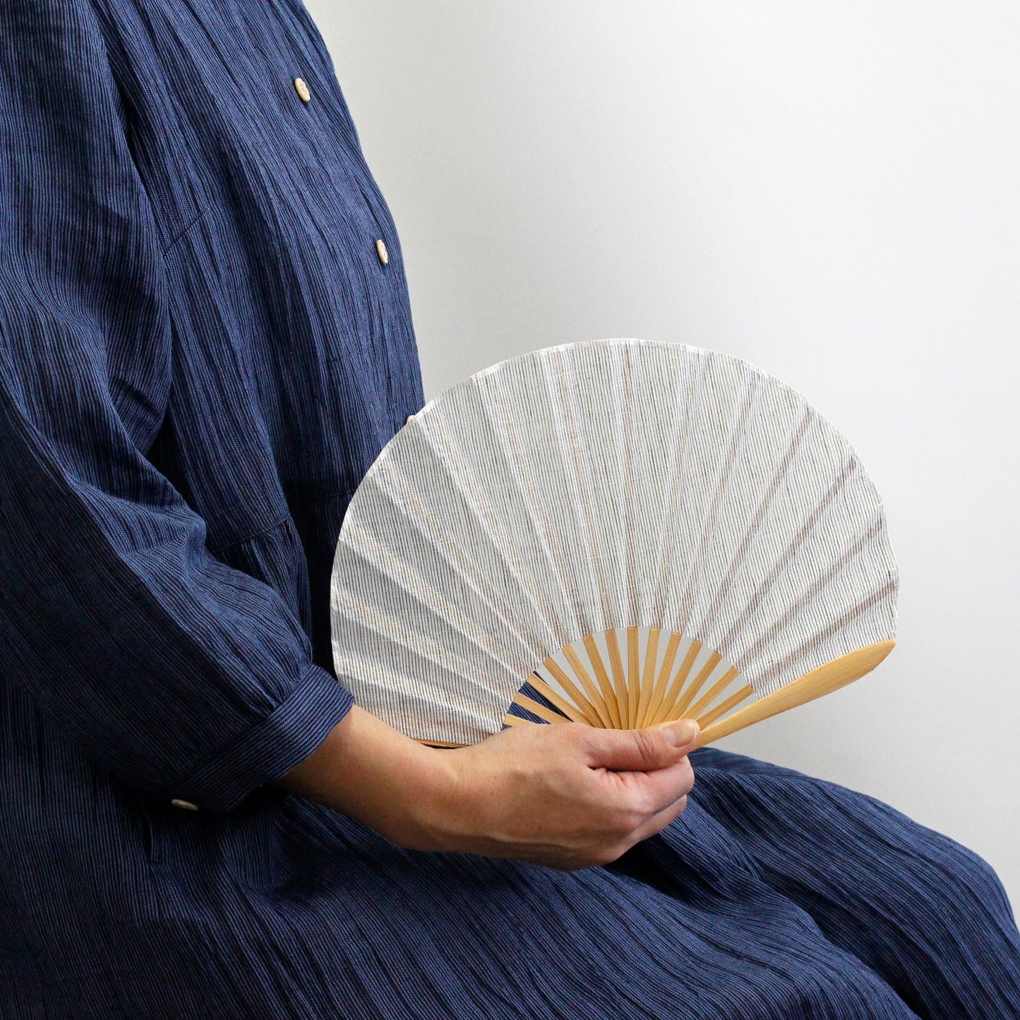 Shell-Shaped Folding Fan / Kinari / Stripe