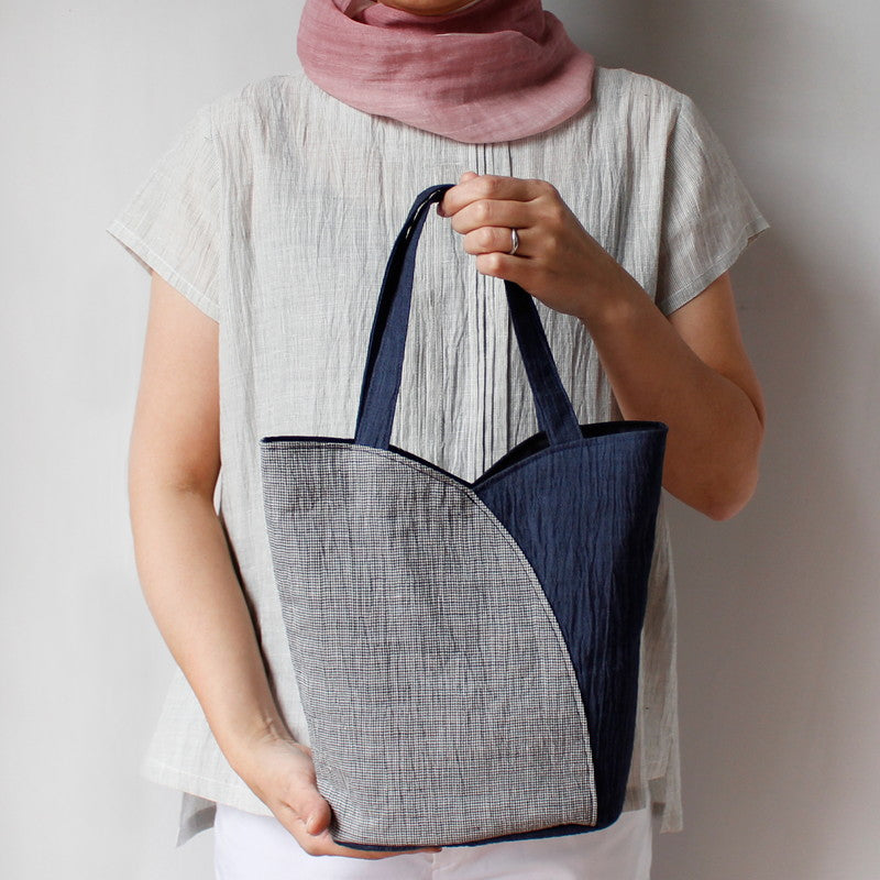Chijimi Tulip-shaped Bag / Houndstooth / Navy