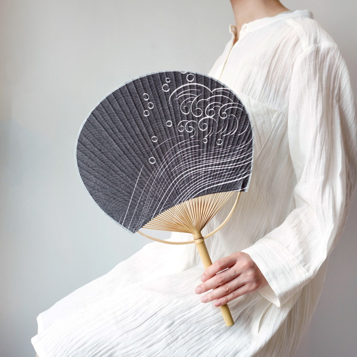 Japanese Uchiwa Fan / Ramie / Black Seigaiha / W28xH40cm