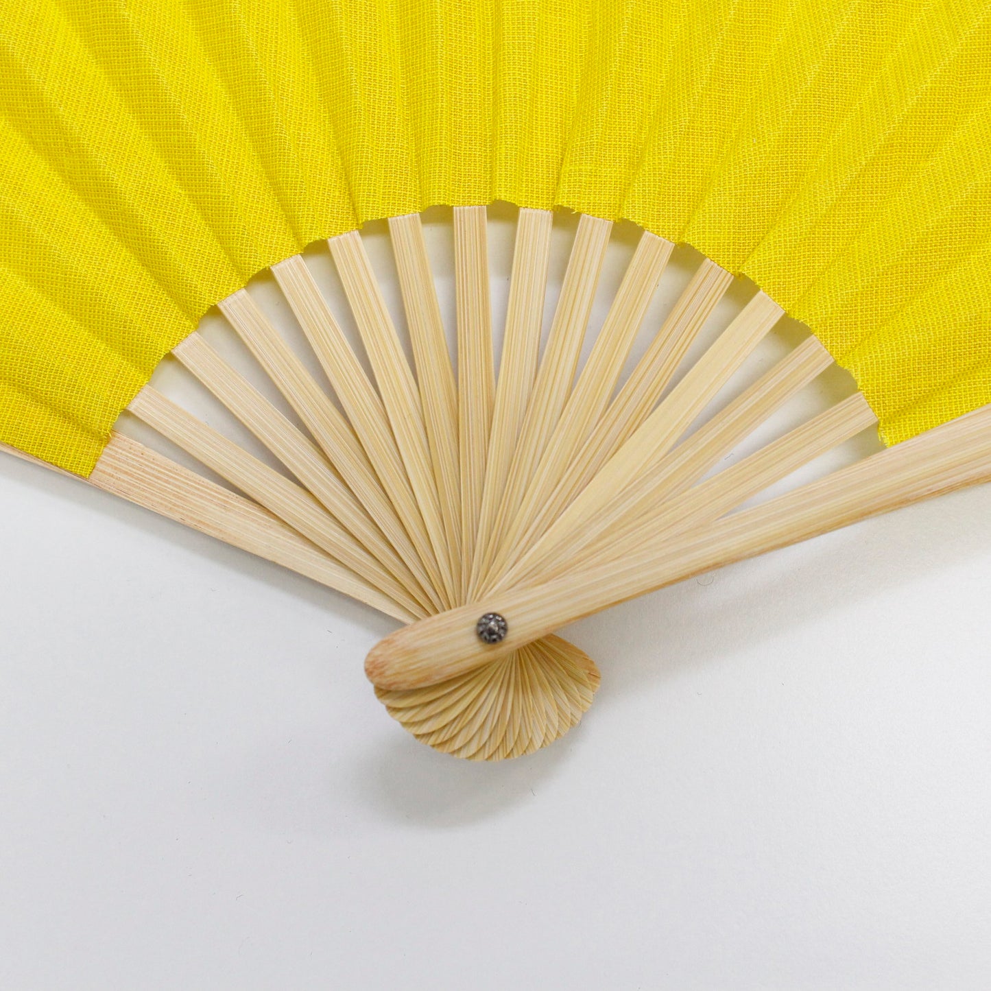 Shell-Shaped Folding Fan / Mimosa / Plain