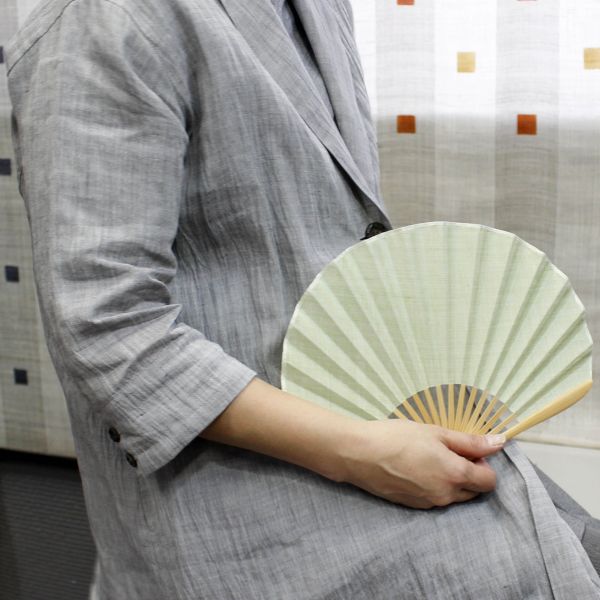 Shell-Shaped Folding Fan / Light Green / Plain